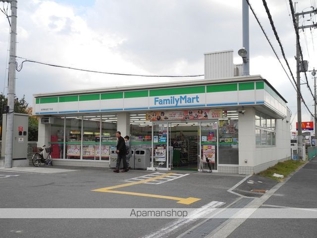 コンビニ　ファミリーマート（コンビニ）まで494m