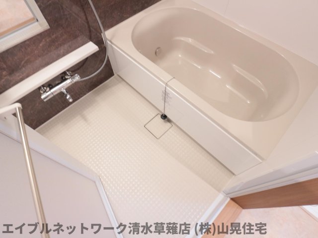 バス・シャワールーム　落ち着いた空間のお風呂です