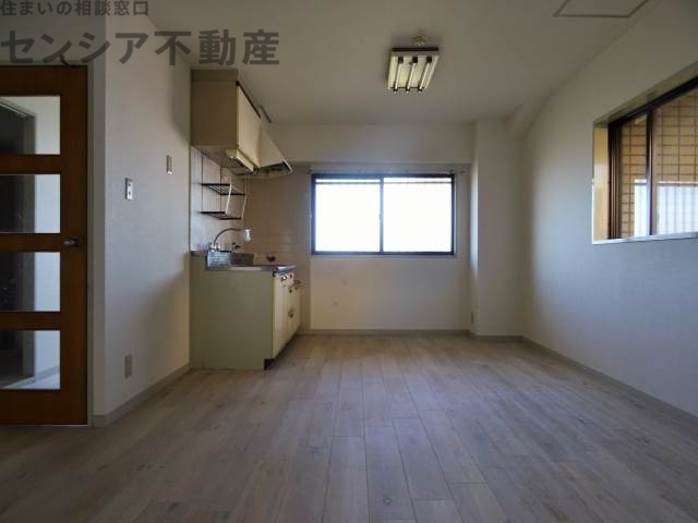 日宝ライフ放出西の居間写真