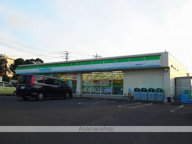 コンビニ　ファミリーマート鹿島神宮前店（コンビニ）まで300m