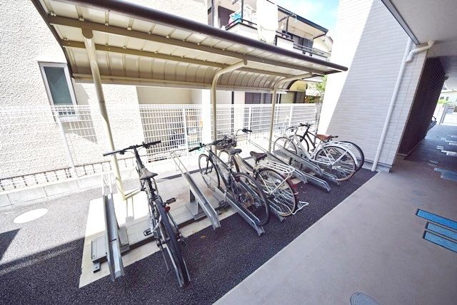 その他共有部分　★★屋根付の駐輪スペース★★