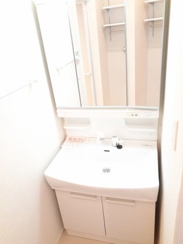 洗面設備　コンパクトで使いやすい洗面所