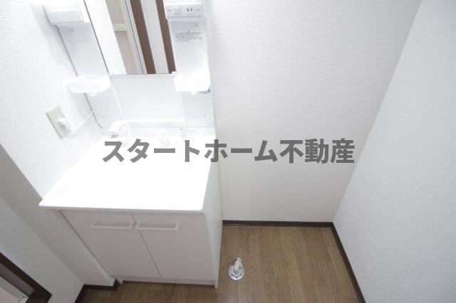洗面設備　脱衣スペースもあります