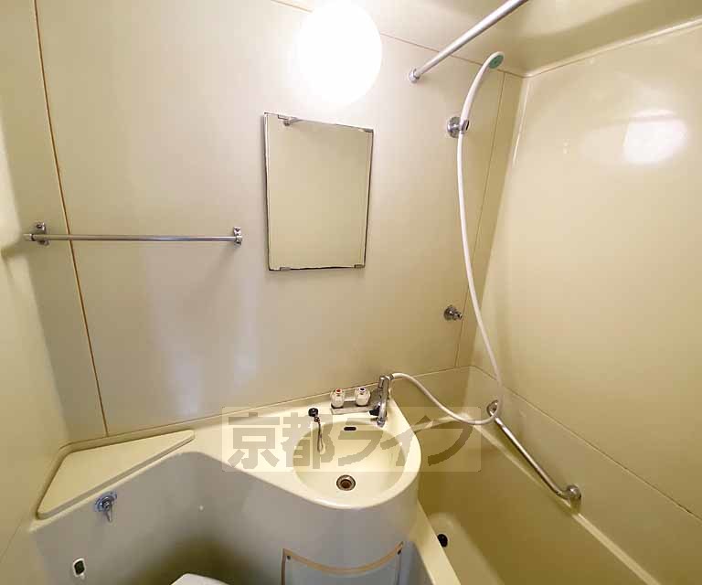 洗面設備　お手入れがしやすいです。