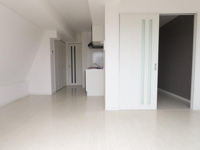 居室・リビング　※同物件他部屋の参考写真です。