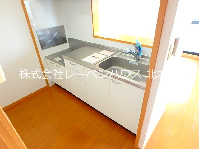 キッチン　同間取り別部屋参考写真です