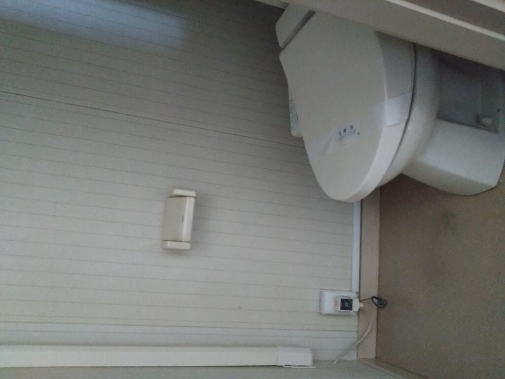 トイレ　洗浄機能付き便座