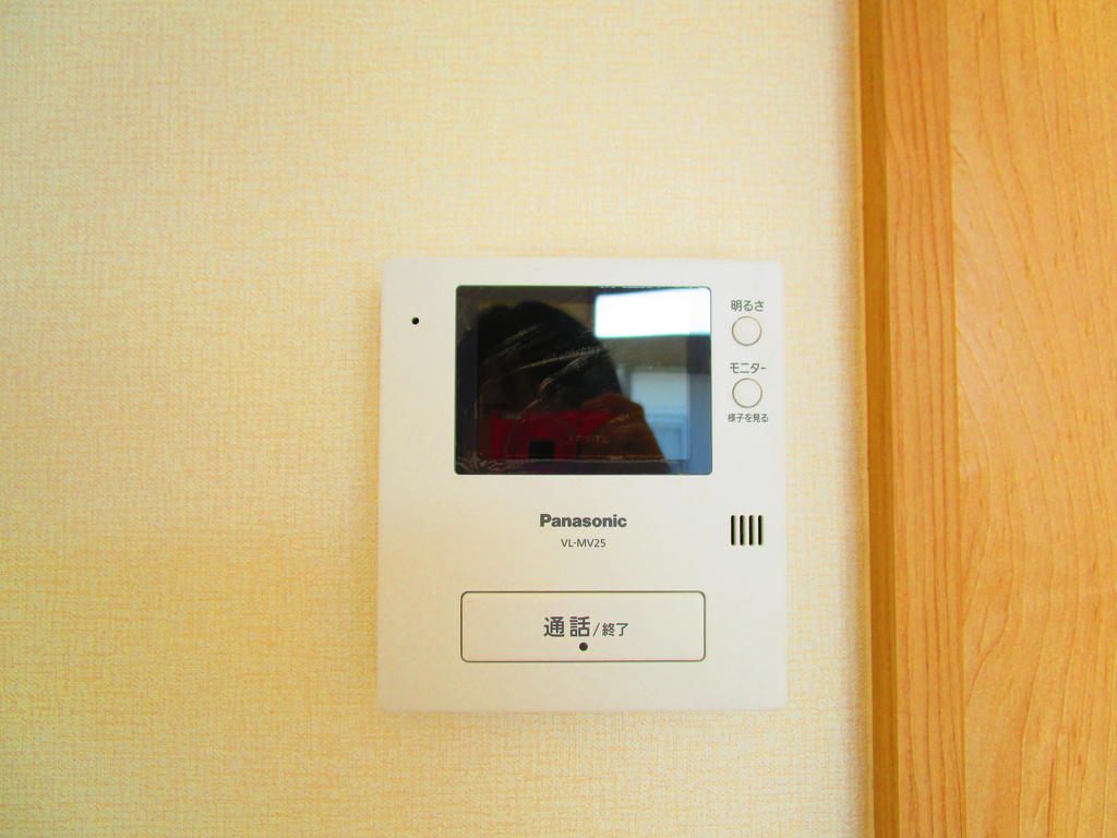セキュリティ　TVモニターフォンで来客にも安心して対応できますね。
