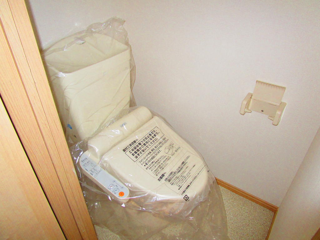 トイレ　嬉しいウォシュレットも新品です