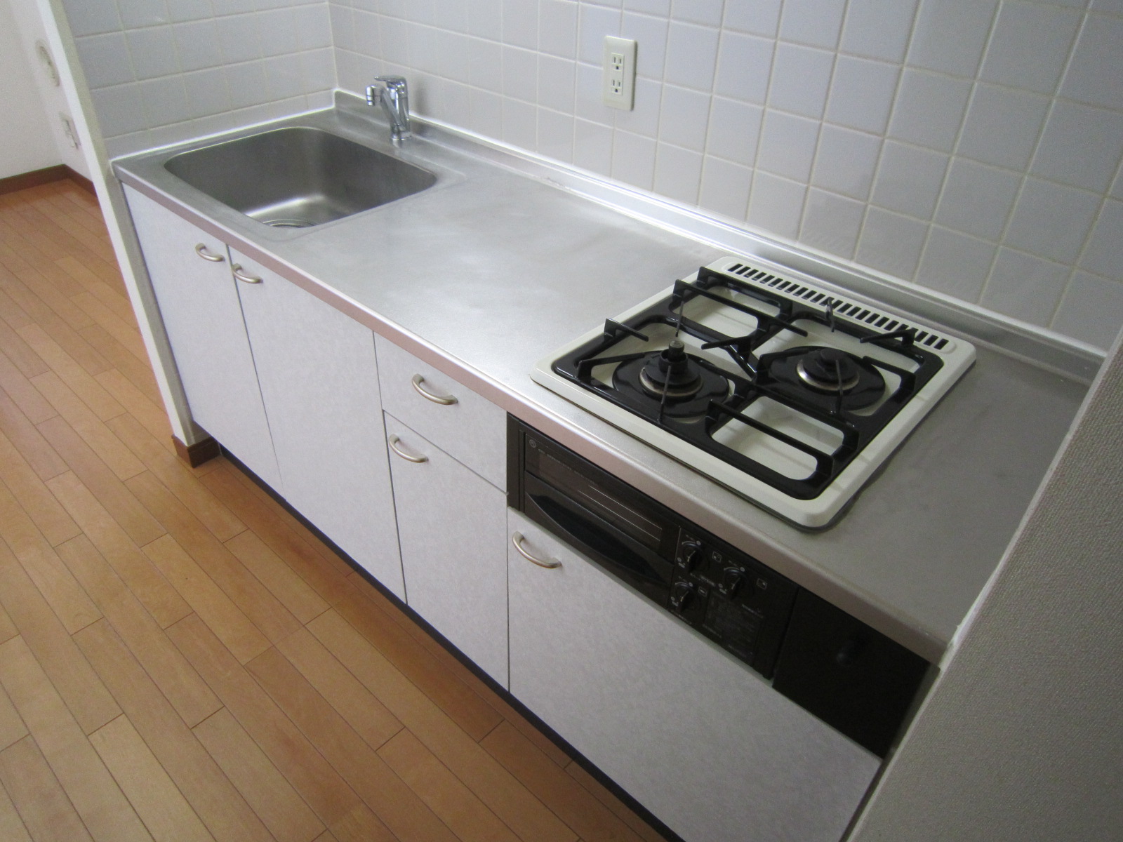 キッチン　ガス２口キッチン