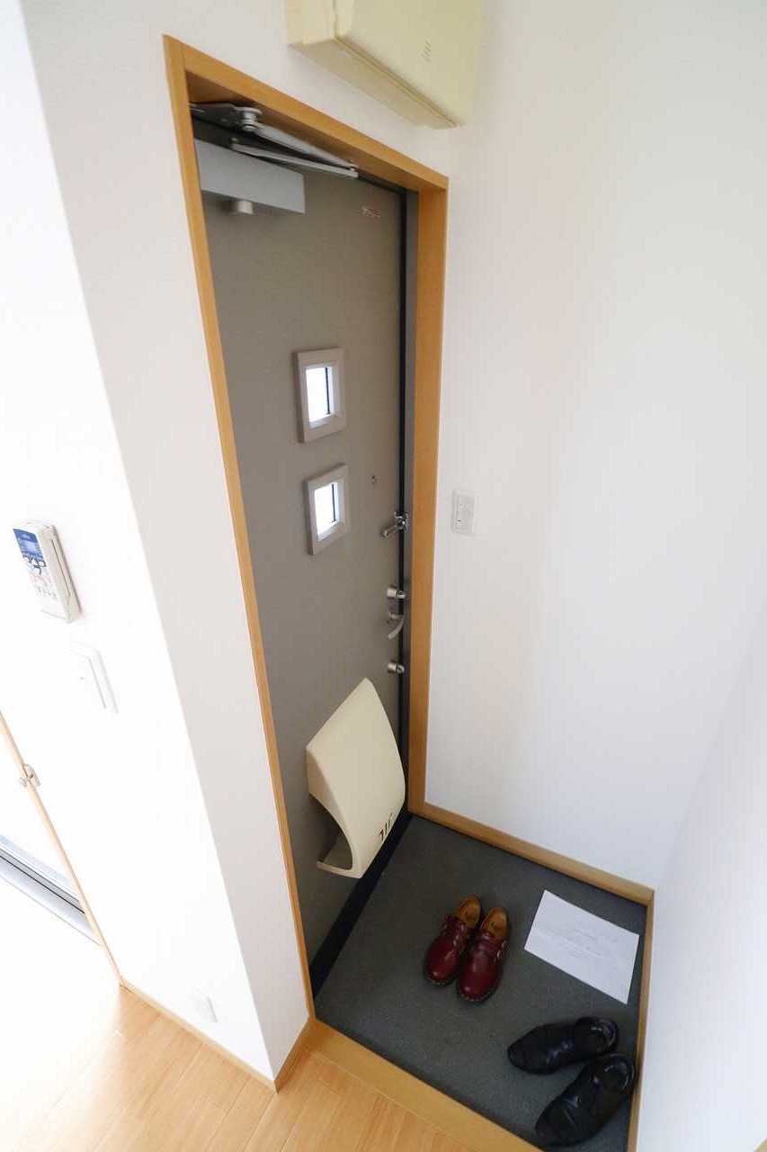 玄関　※同物件、別部屋になります。