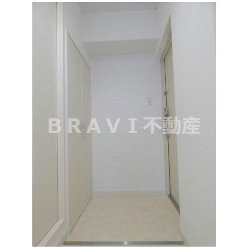 玄関　【ラクラス内本町】収納もある玄関です