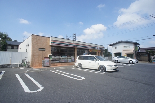 コンビニ　セブンイレブン三里塚店（コンビニ）まで1047m