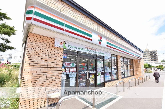 コンビニ　セブンイレブン（コンビニ）まで986m