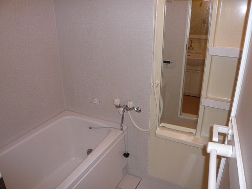 バス・シャワールーム　追い焚きバス