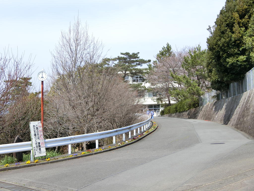 中学校　沼津市立門池中学校（中学校）まで1265m