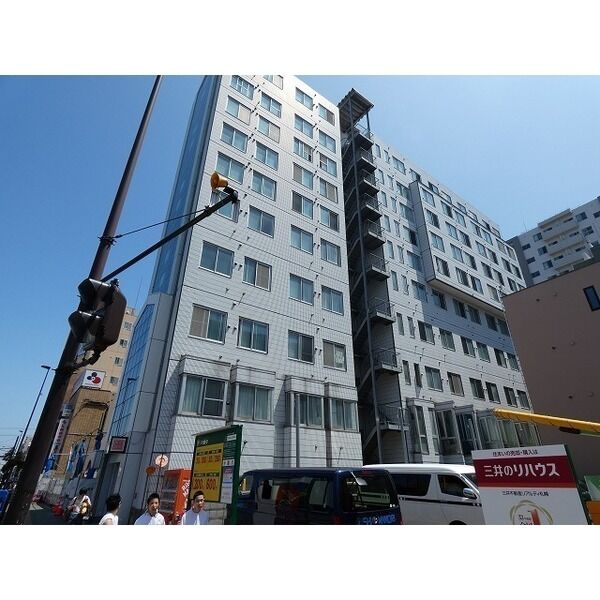 【札幌市北区北二十三条西のマンションの建物外観】