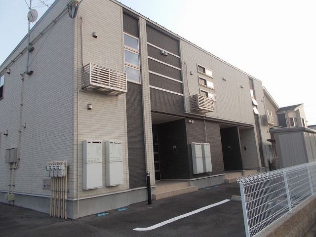 新潟市北区太夫浜新町のアパートの建物外観