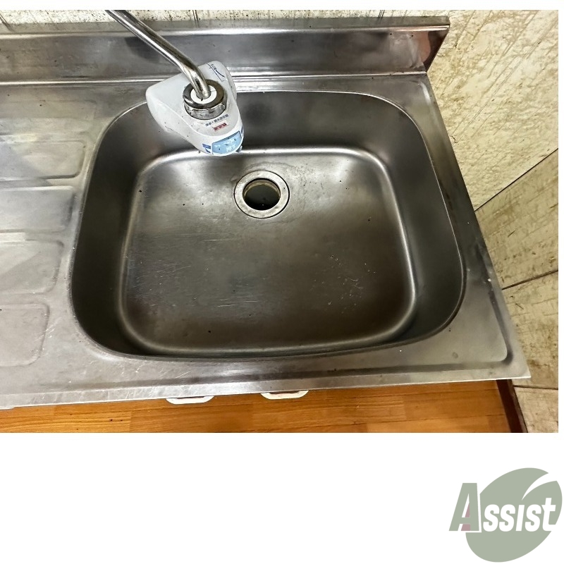 洗面設備　洗面台はこちらをお使い下さい。キッチンは何かと便利です。