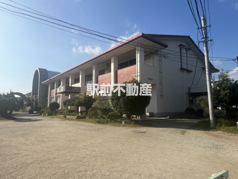 小学校　築山小学校（小学校）まで600m