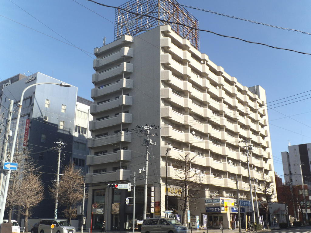仙台市若林区新寺のマンションの建物外観