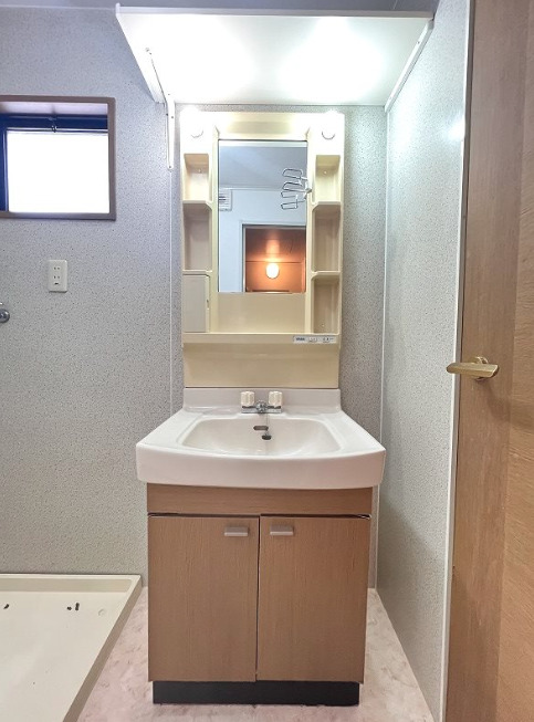 洗面設備　独立洗面化粧台付き