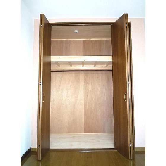 収納　写真は別のお部屋のものです（現況優先）
