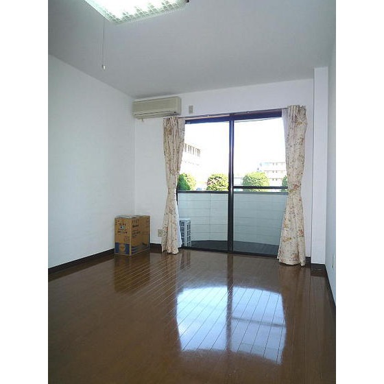 居室・リビング　写真は別のお部屋のものです（現況優先）