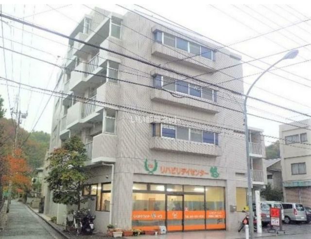 横浜市金沢区大道のマンションの建物外観