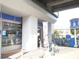 コンビニ　ローソン尼崎センタープール前駅店（コンビニ）まで375m