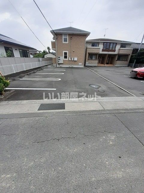 【新居浜市喜光地町のアパートの駐車場】