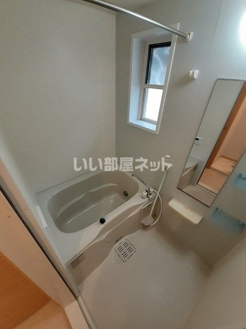 【新居浜市喜光地町のアパートのバス・シャワールーム】