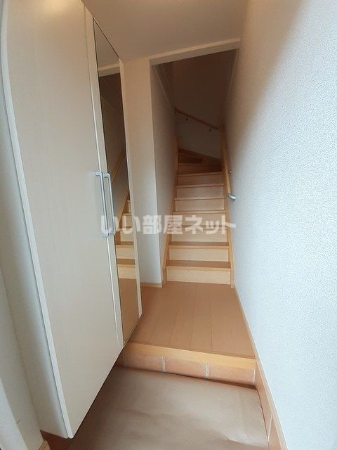 【新居浜市喜光地町のアパートの玄関】