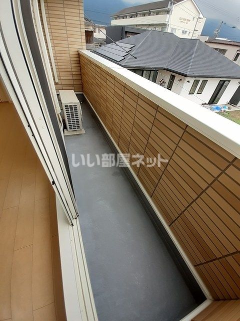 【新居浜市喜光地町のアパートのバルコニー】