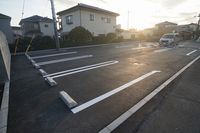 【彩雲の駐車場】