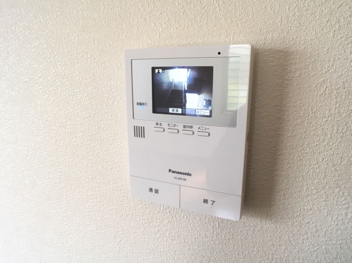 セキュリティ　TVインターホンで来た人の顔が分かり安心です。