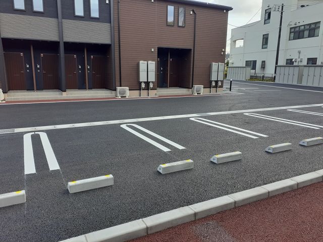 【宮城郡松島町松島のアパートの駐車場】