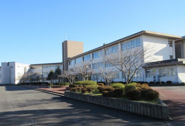 【近江八幡市堀上町のアパートの中学校】