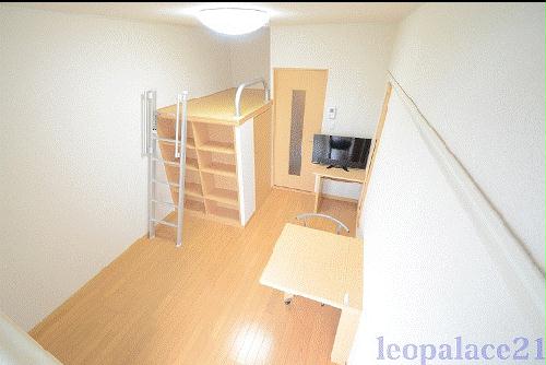 居室・リビング　備品や設備仕様は号室等により異なります現地をご確認ください。