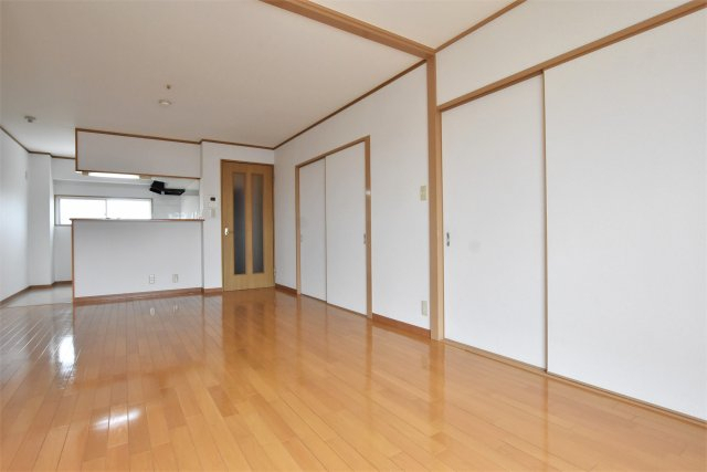 居室・リビング　同物件、類似間取りのイメージ写真です。