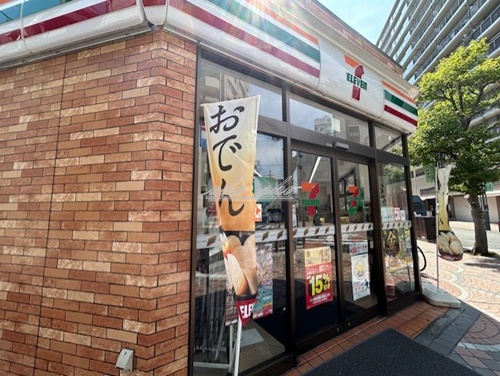 コンビニ　セブンイレブン 横浜伊勢佐木町7丁目店（コンビニ）まで63m