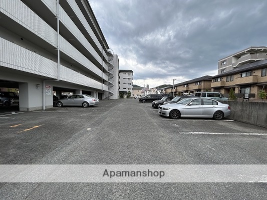 駐車場　エントランス