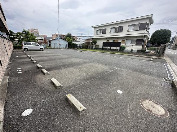 【ウインドミル１の駐車場】