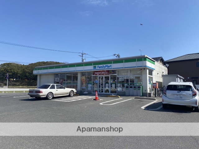 コンビニ　ファミリーマート神辺町道上店（コンビニ）まで726m
