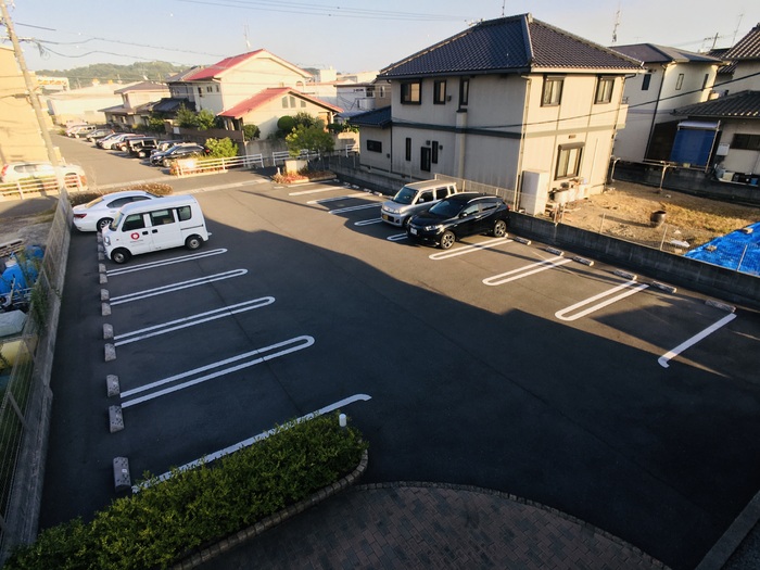 【アジャート手城の駐車場】