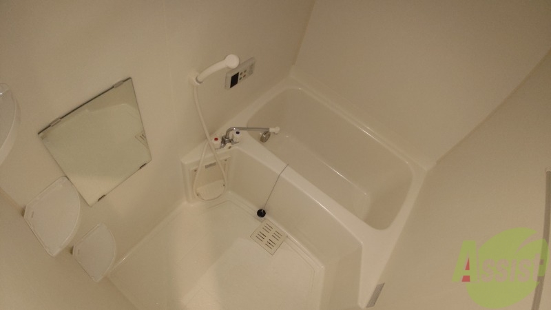 バス・シャワールーム　棚もありストレス無く使用出来そうですね。