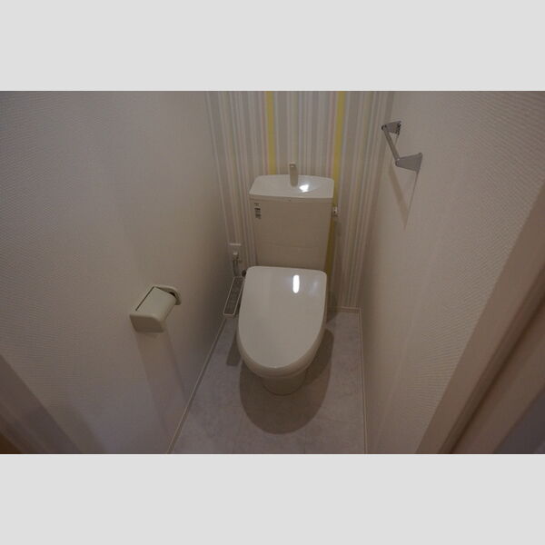 トイレ　温水洗浄暖房便座