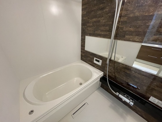 バス・シャワールーム　※別部屋の写真です