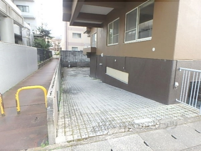 駐車場　出入り口