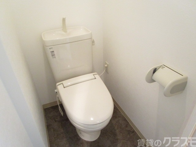 トイレ　冬場も安心の温水洗浄便座！